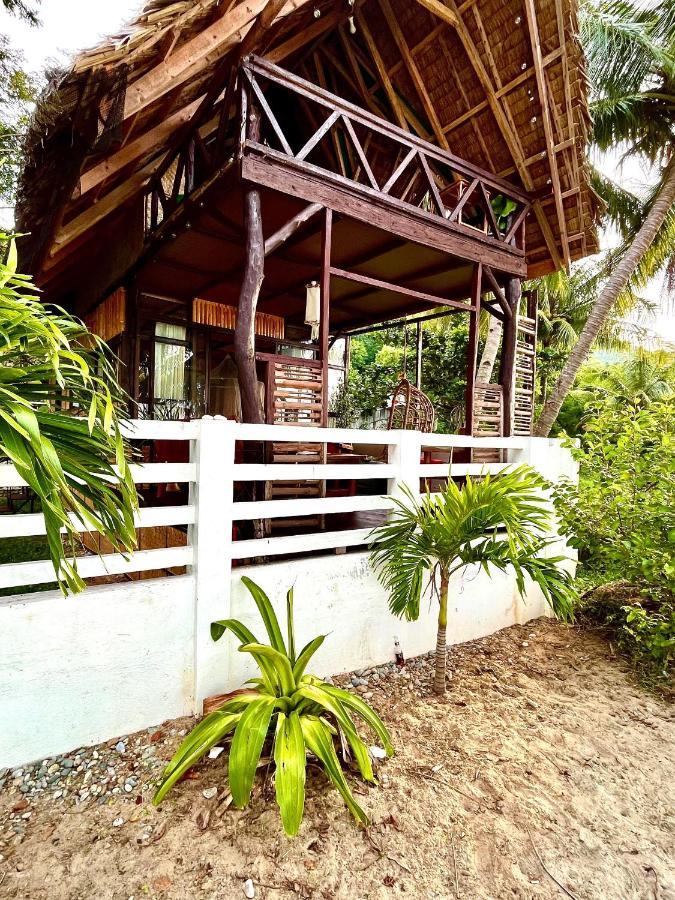 Amami Beachfront Villa With Private Beach Puerto Galera Bagian luar foto