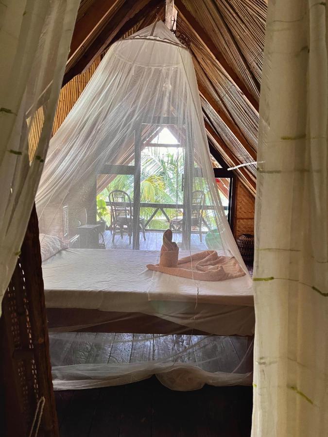 Amami Beachfront Villa With Private Beach Puerto Galera Bagian luar foto