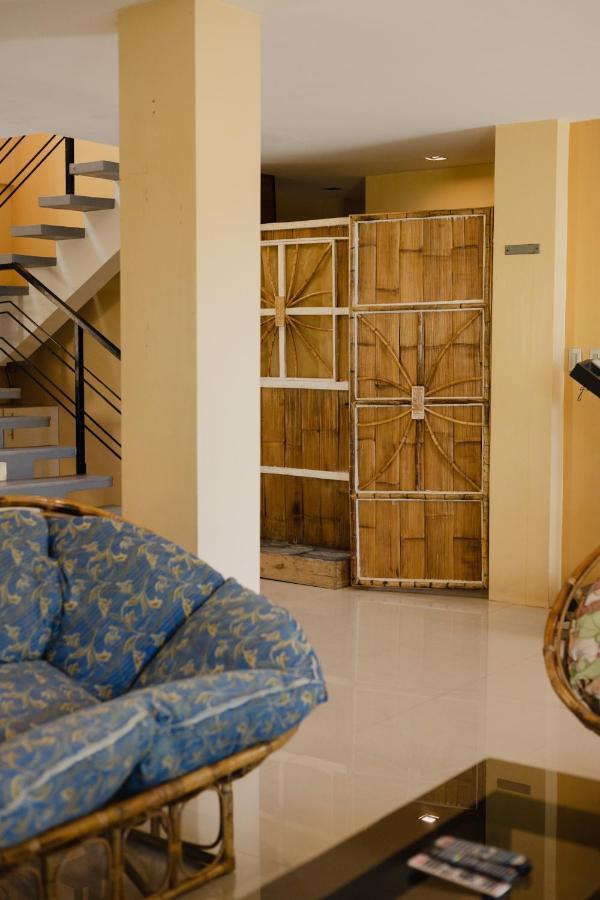 Amami Beachfront Villa With Private Beach Puerto Galera Bagian luar foto