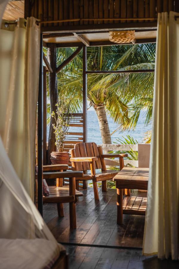 Amami Beachfront Villa With Private Beach Puerto Galera Bagian luar foto