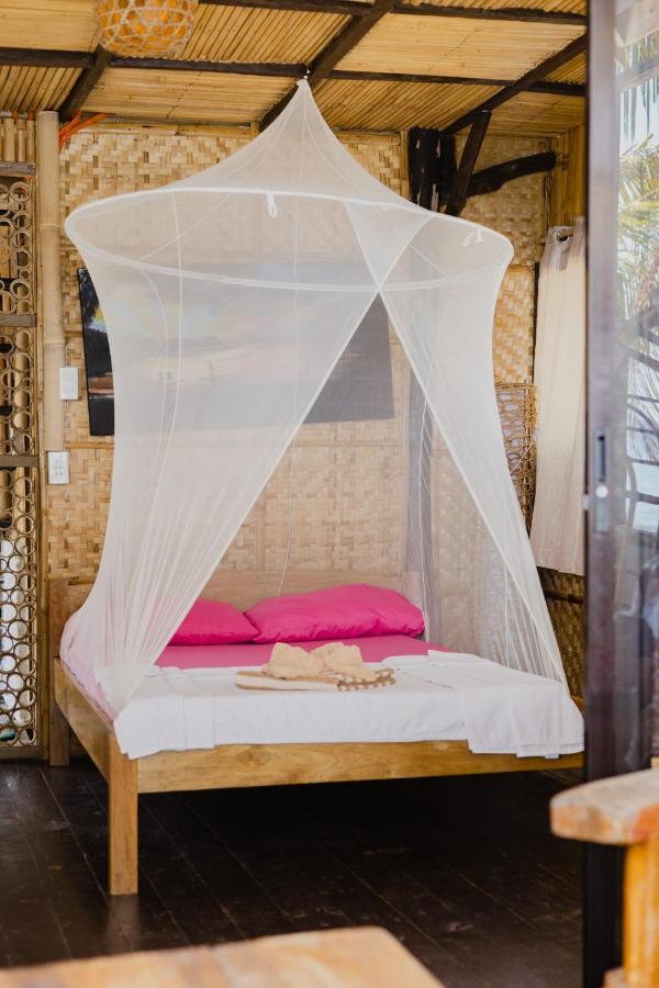 Amami Beachfront Villa With Private Beach Puerto Galera Bagian luar foto