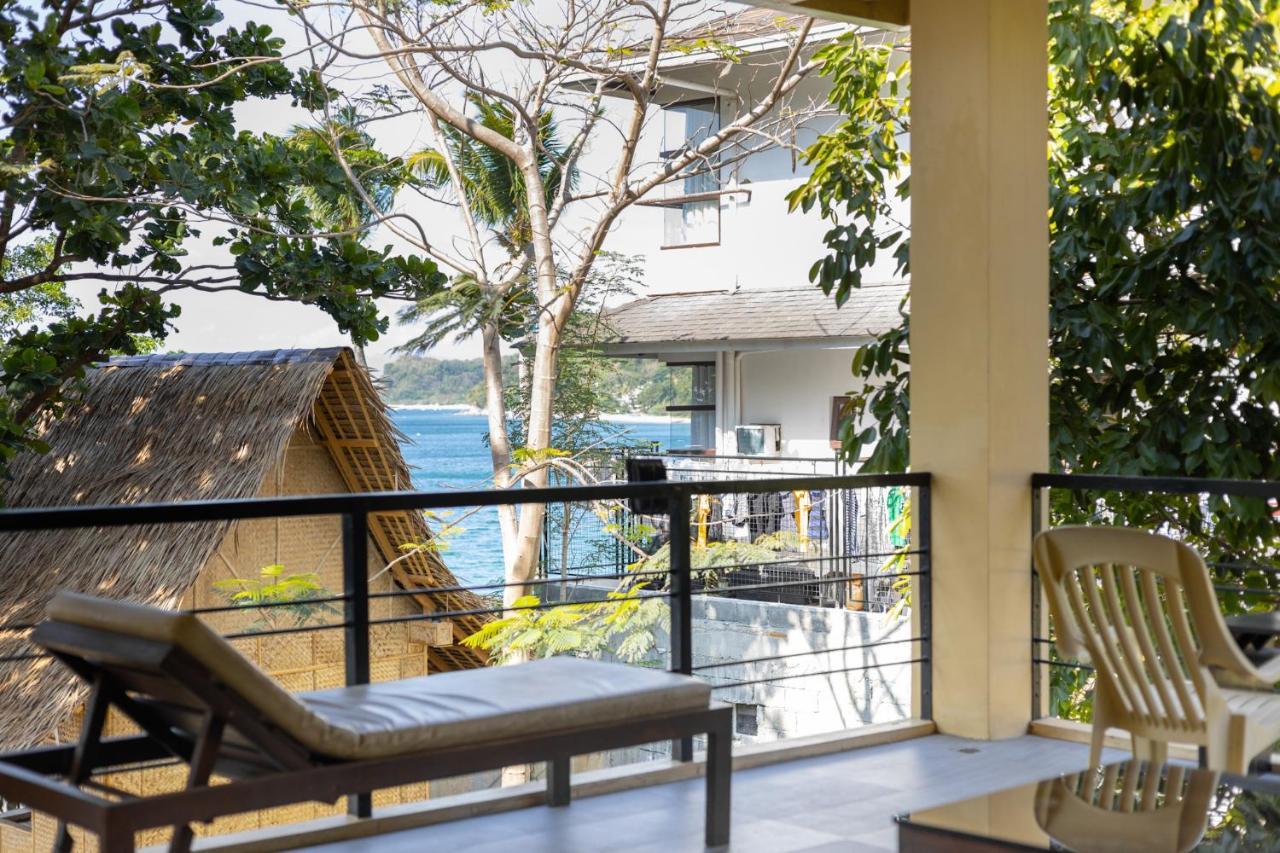 Amami Beachfront Villa With Private Beach Puerto Galera Bagian luar foto