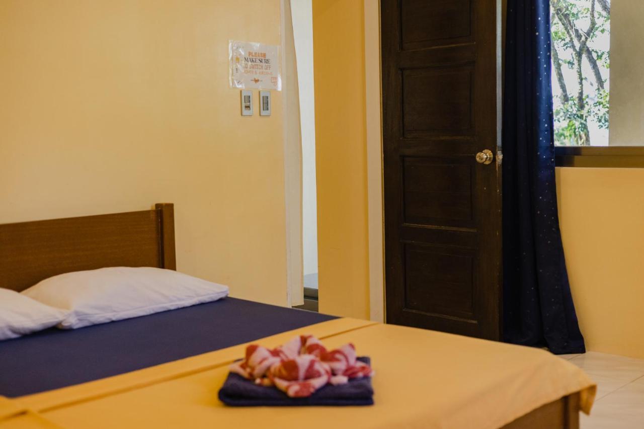 Amami Beachfront Villa With Private Beach Puerto Galera Bagian luar foto