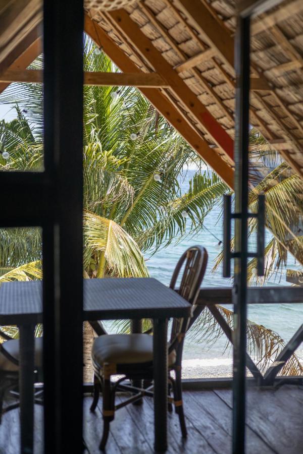 Amami Beachfront Villa With Private Beach Puerto Galera Bagian luar foto