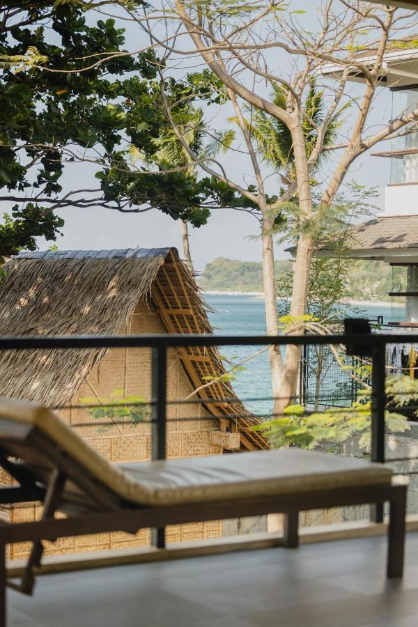 Amami Beachfront Villa With Private Beach Puerto Galera Bagian luar foto