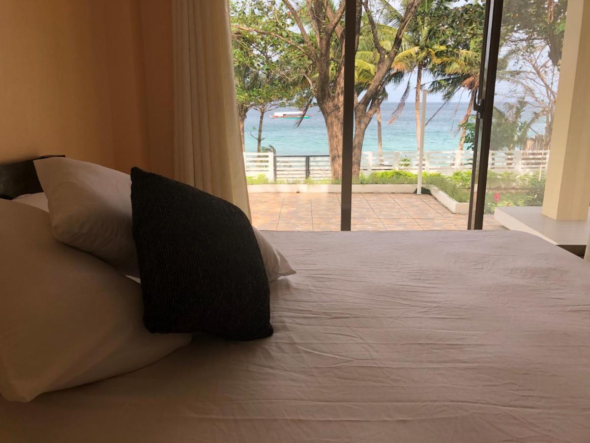 Amami Beachfront Villa With Private Beach Puerto Galera Bagian luar foto